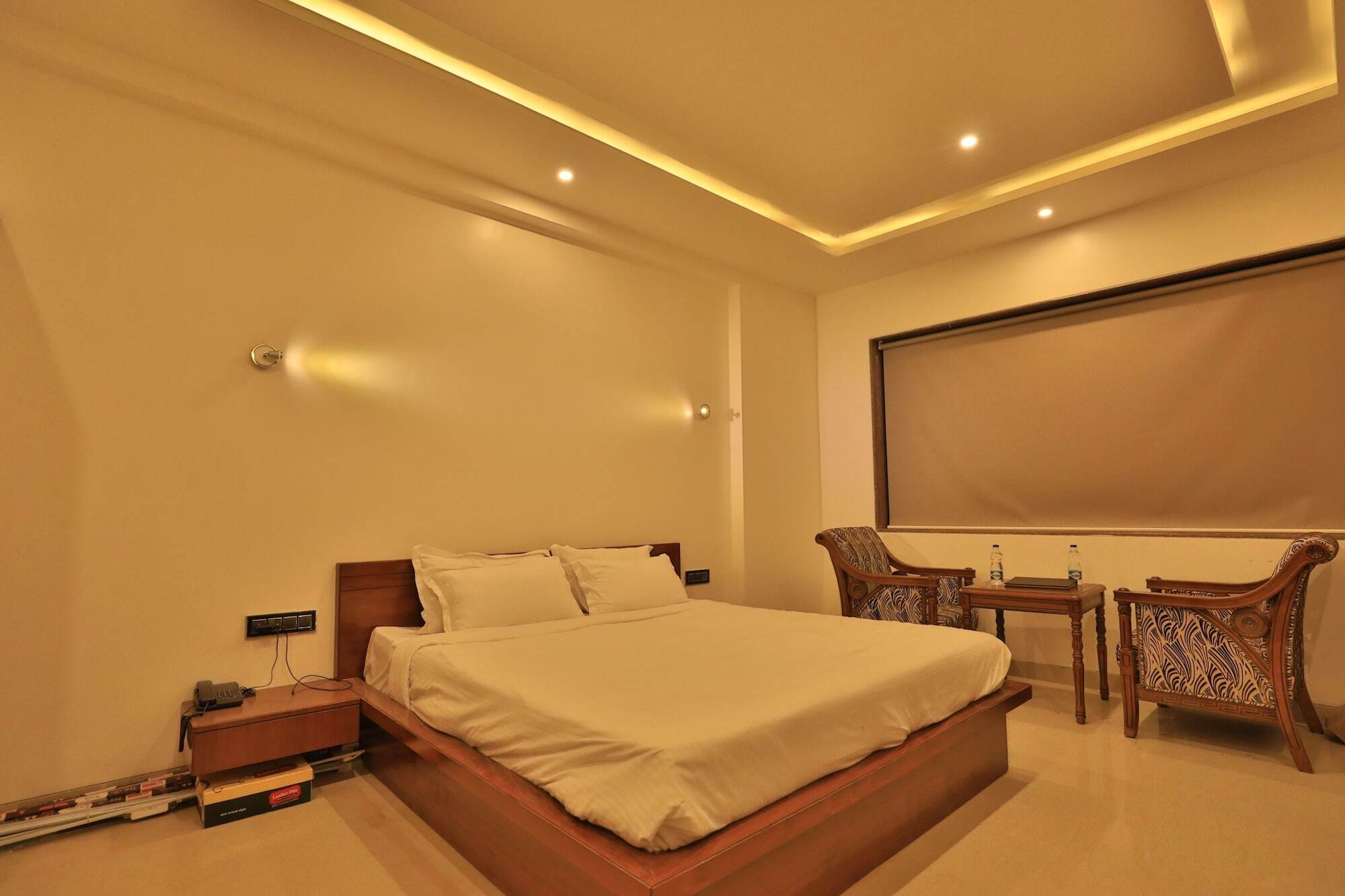 Hotel Tania Searock Daman Bagian luar foto